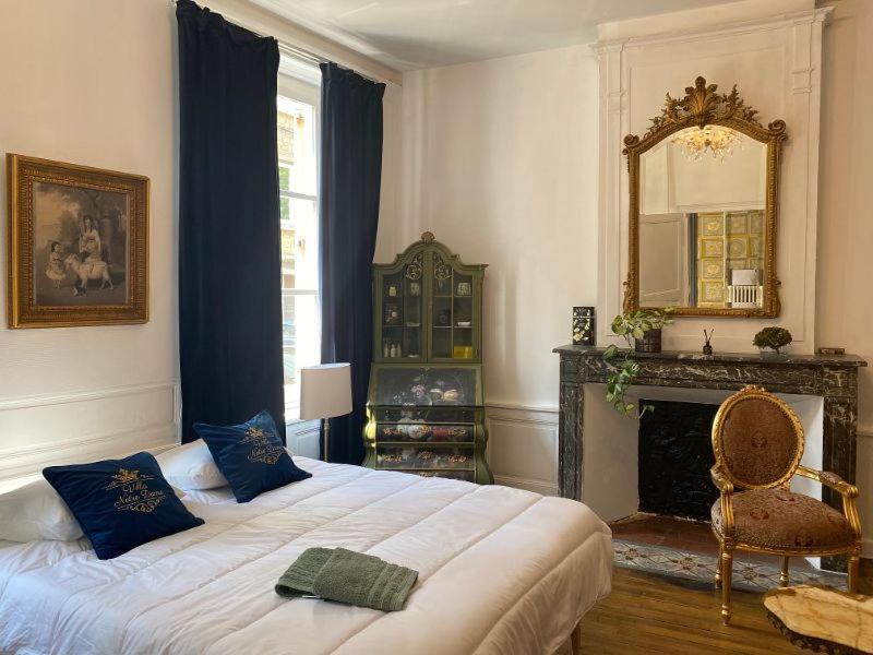 La Suite De Notre Dame Au Pied Du Chateau Fort Sedan Εξωτερικό φωτογραφία